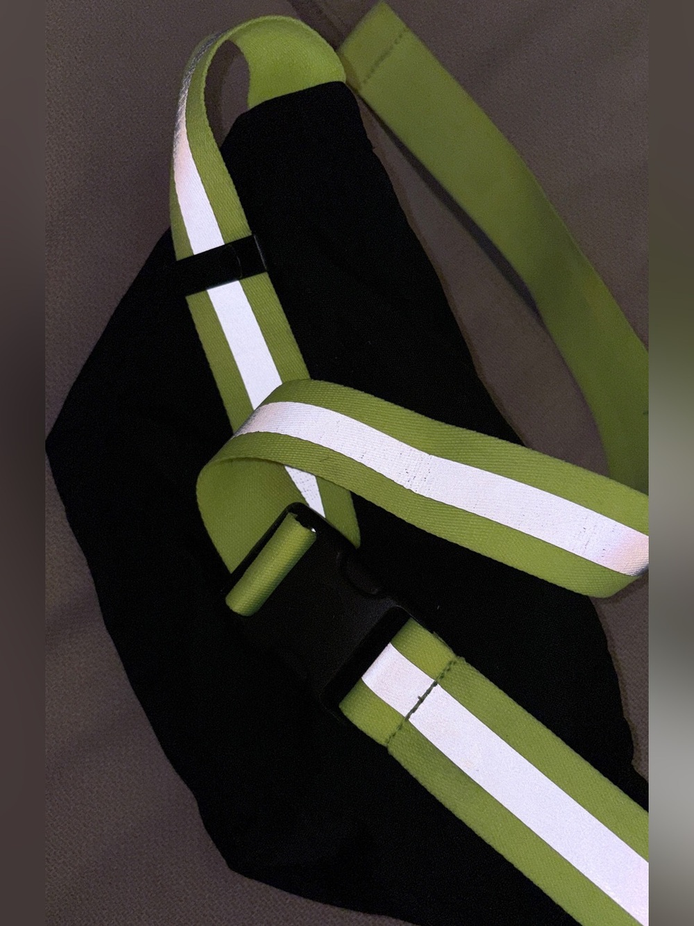 Herschel Pop Quiz Hip Pack - Black with Neon Yellow Strap - 3.5L - Picture 3 of 3